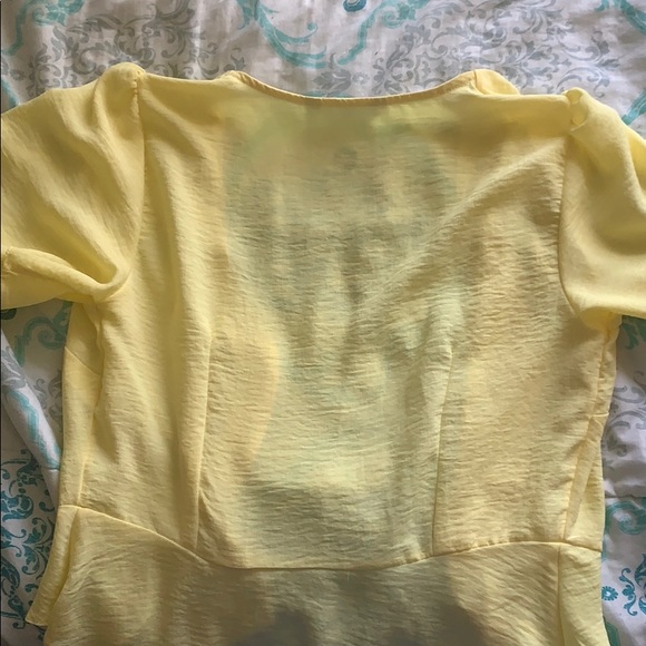 blouse - Picture 3 of 4